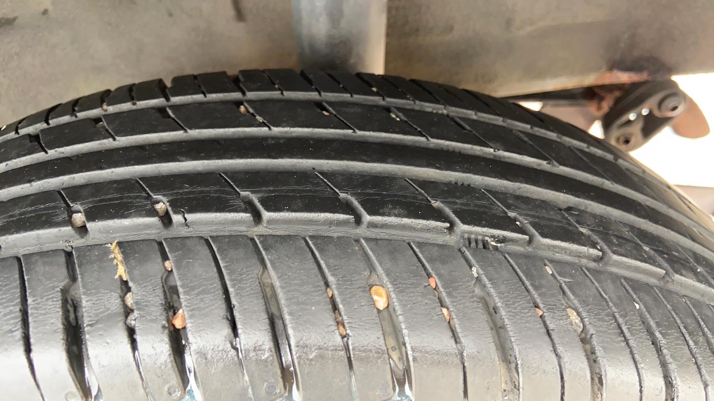2016 Renault Kwid RXT 0.8, Petrol, Manual, 63,914 km, Left Rear Tyre Tread