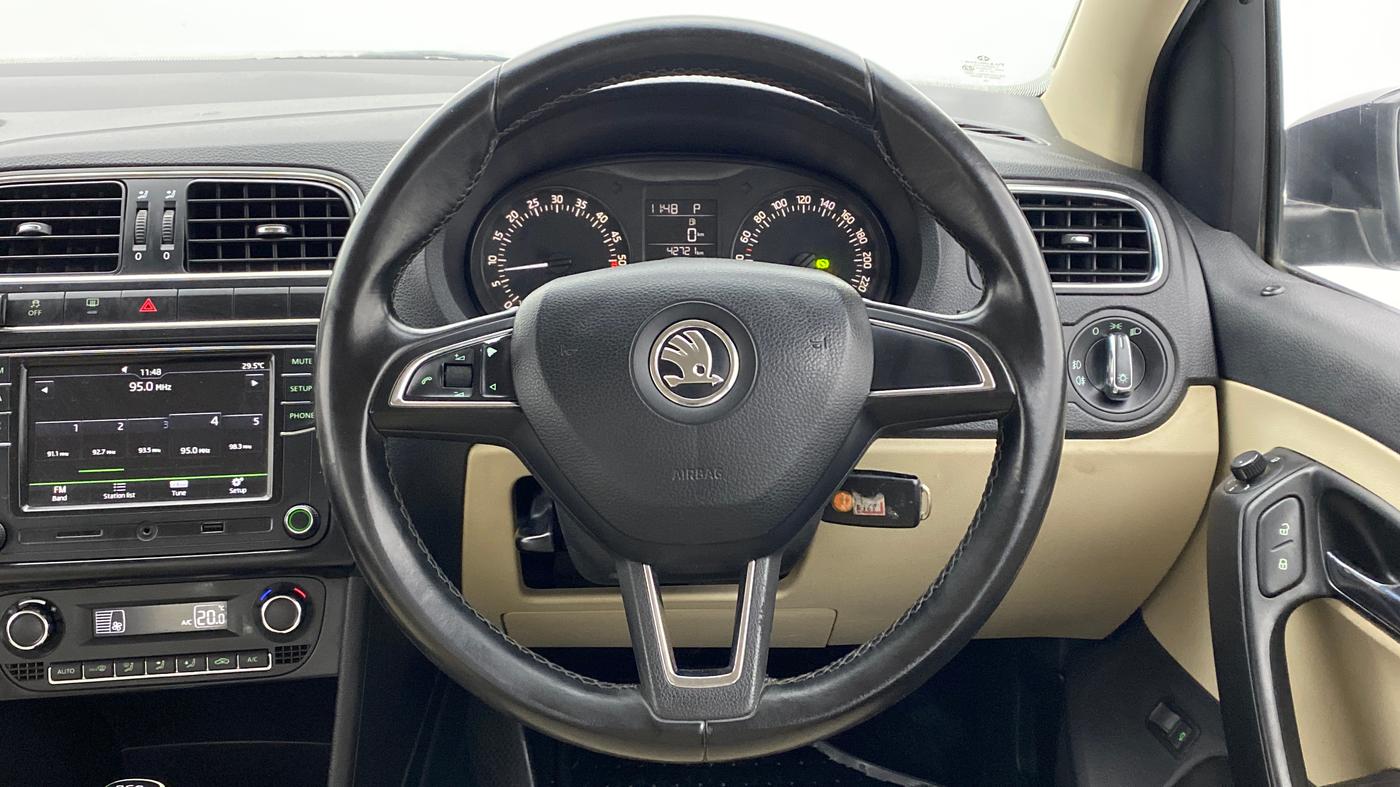 2016 Skoda Rapid 1.5 TDI AT STYLE PLUS, Diesel, Automatic, 55,239 km, Steering Wheel Close Up