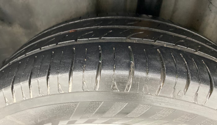 2016 Skoda Rapid 1.5 TDI AT STYLE PLUS, Diesel, Automatic, 55,239 km, Left Rear Tyre Tread