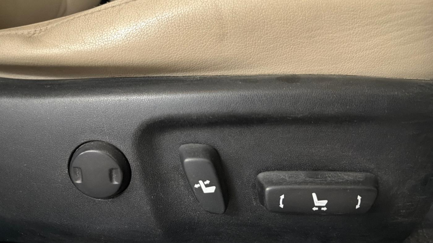 2016 Toyota Corolla Altis VL CVT PETROL, Petrol, Automatic, 86,275 km, Driver Side Adjustment Panel