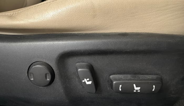 2016 Toyota Corolla Altis VL CVT PETROL, Petrol, Automatic, 86,275 km, Driver Side Adjustment Panel