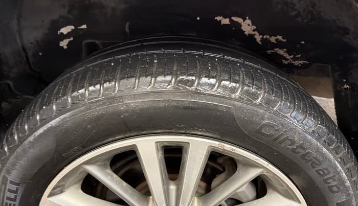 2016 Toyota Corolla Altis VL CVT PETROL, Petrol, Automatic, 86,275 km, Left Front Tyre Tread