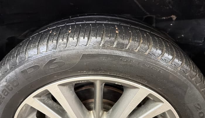 2016 Toyota Corolla Altis VL CVT PETROL, Petrol, Automatic, 86,275 km, Right Rear Tyre Tread