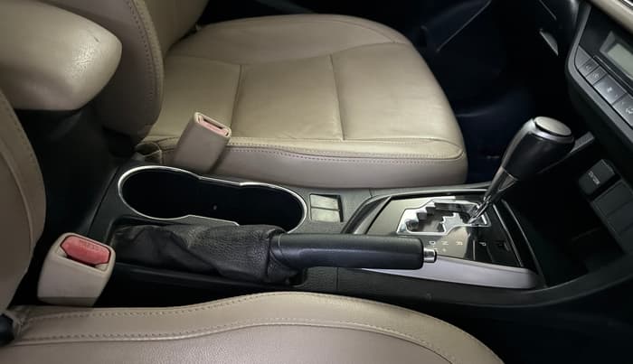 2016 Toyota Corolla Altis VL CVT PETROL, Petrol, Automatic, 86,275 km, Gear Lever