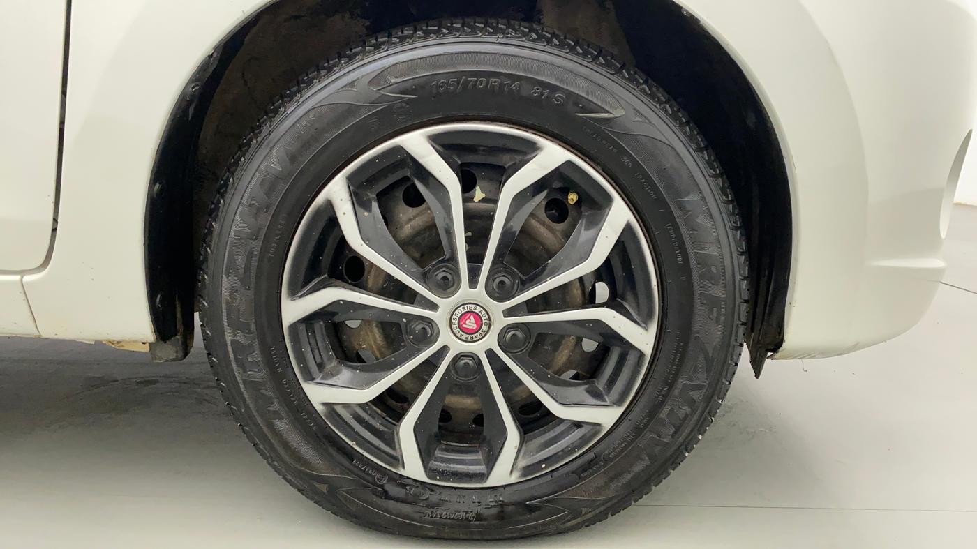 2015 Maruti Celerio VXI AMT, Petrol, Automatic, 38,985 km, Right Front Wheel
