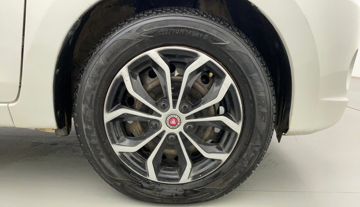 2015 Maruti Celerio VXI AMT, Petrol, Automatic, 38,985 km, Right Front Wheel