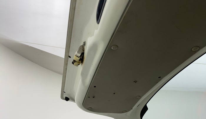 2015 Maruti Celerio VXI AMT, Petrol, Automatic, 38,985 km, Dicky (Boot door) - Trim lock has minor damage