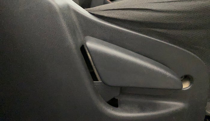 2019 Datsun Go T, Petrol, Manual, 70,149 km, Driver Side Adjustment Panel