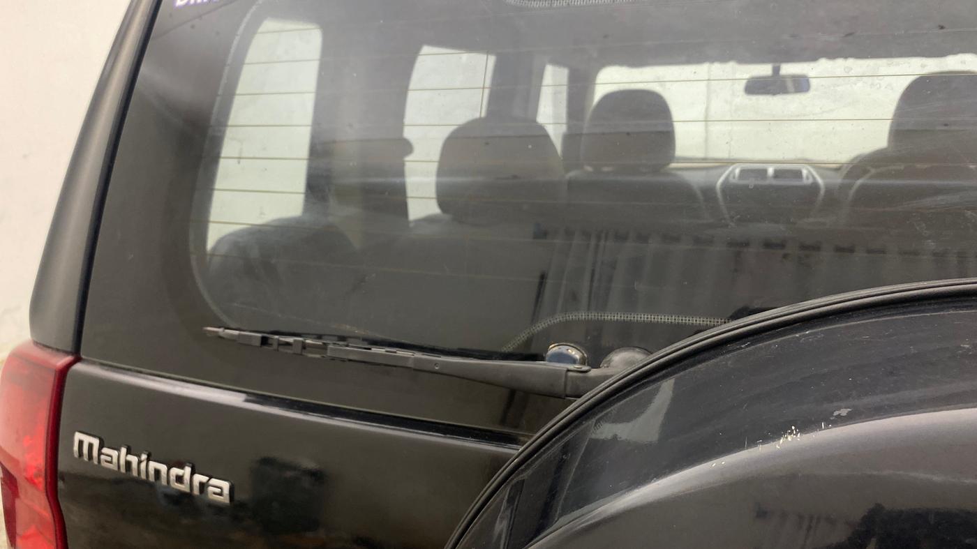 2017 Mahindra TUV300 T8, Diesel, Manual, 1,13,073 km, Rear Wiper