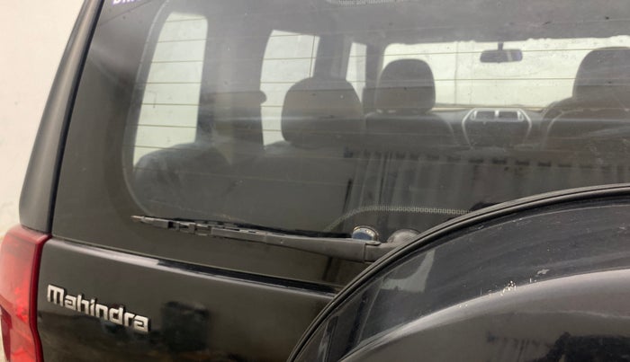 2017 Mahindra TUV300 T8, Diesel, Manual, 1,13,073 km, Rear Wiper