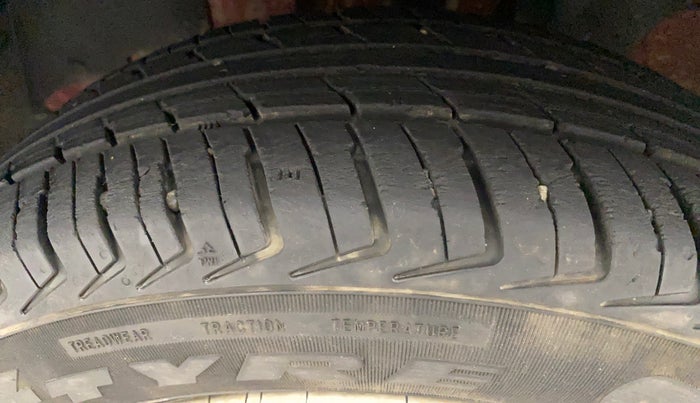 2019 Renault Kwid RXT 1.0 AMT (O), Petrol, Automatic, 23,201 km, Left Front Tyre Tread