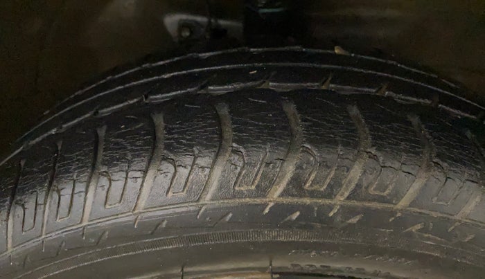 2014 Maruti Wagon R 1.0 VXI, Petrol, Manual, 19,205 km, Right Front Tyre Tread