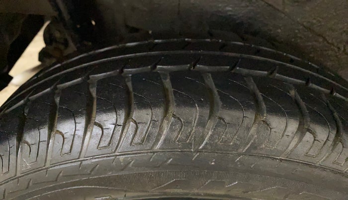 2014 Maruti Wagon R 1.0 VXI, Petrol, Manual, 19,205 km, Right Rear Tyre Tread