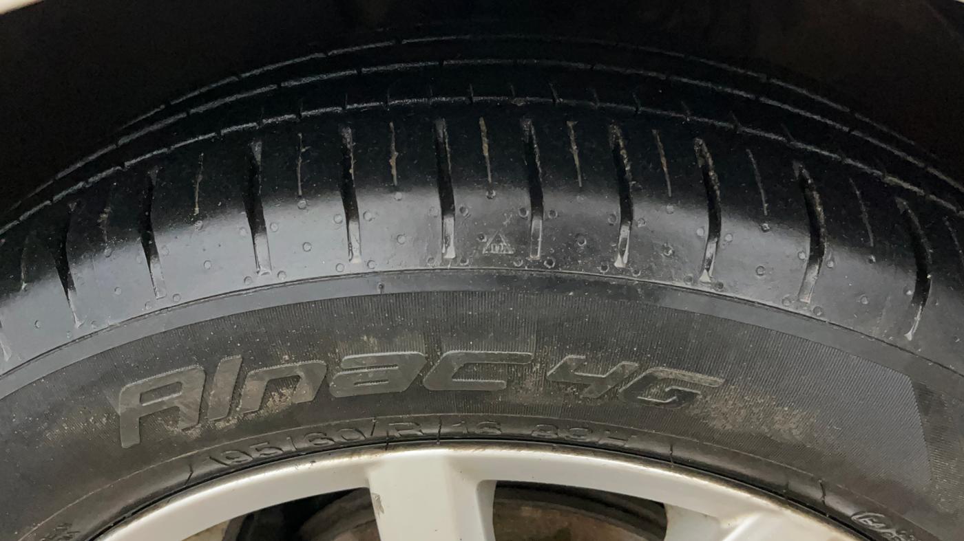 2018 Volkswagen Ameo HIGHLINE PLUS 1.0L 16 ALLOY, CNG, Manual, 55,324 km, Left Front Tyre Tread