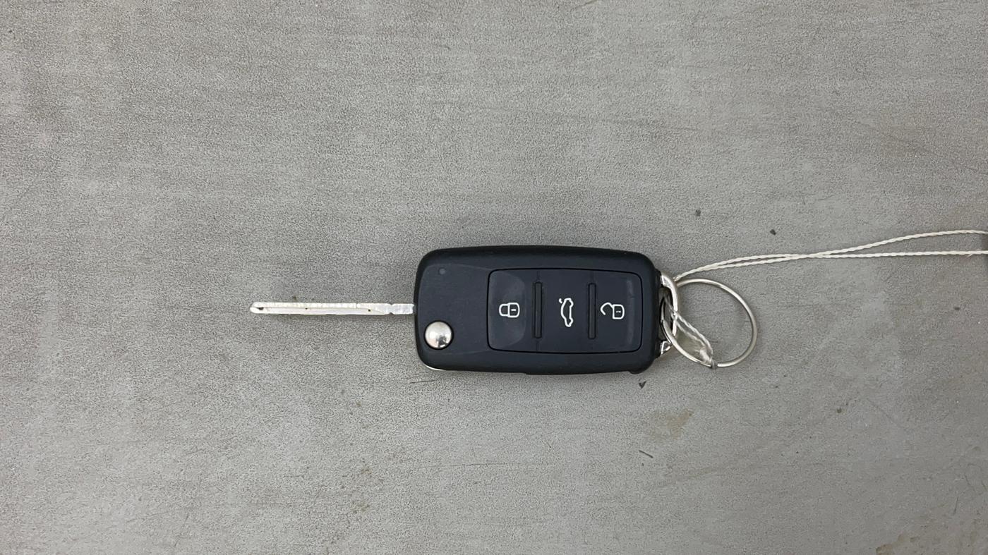 2018 Volkswagen Ameo HIGHLINE PLUS 1.0L 16 ALLOY, CNG, Manual, 55,324 km, Key Close Up