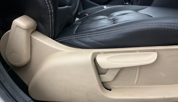 2018 Volkswagen Ameo HIGHLINE PLUS 1.0L 16 ALLOY, CNG, Manual, 55,248 km, Driver Side Adjustment Panel