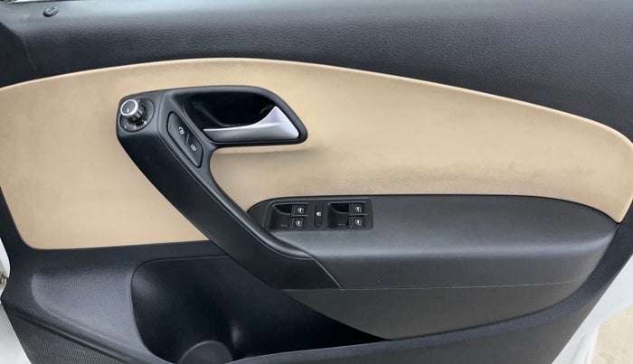 2018 Volkswagen Ameo HIGHLINE PLUS 1.0L 16 ALLOY, CNG, Manual, 55,248 km, Driver Side Door Panels Control