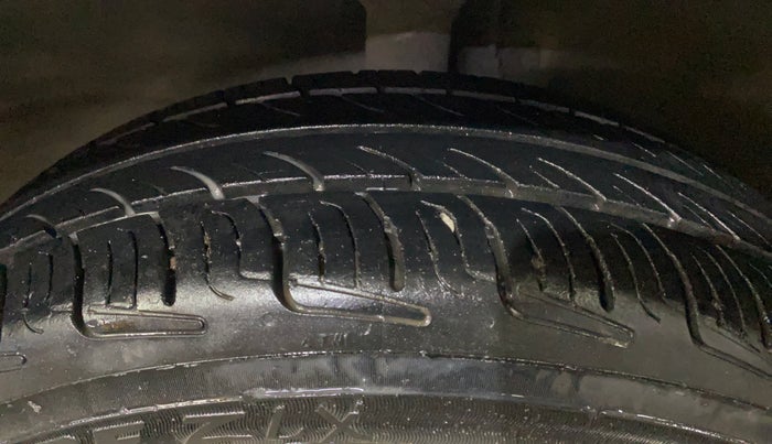 2015 Maruti Wagon R 1.0 VXI, Petrol, Manual, 72,884 km, Left Front Tyre Tread