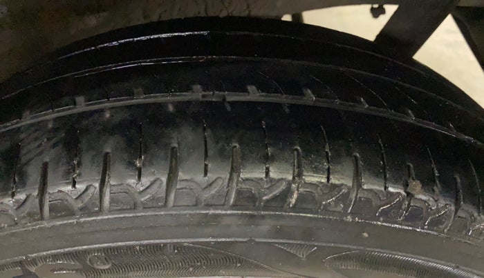 2015 Maruti Wagon R 1.0 VXI, Petrol, Manual, 72,884 km, Left Rear Tyre Tread