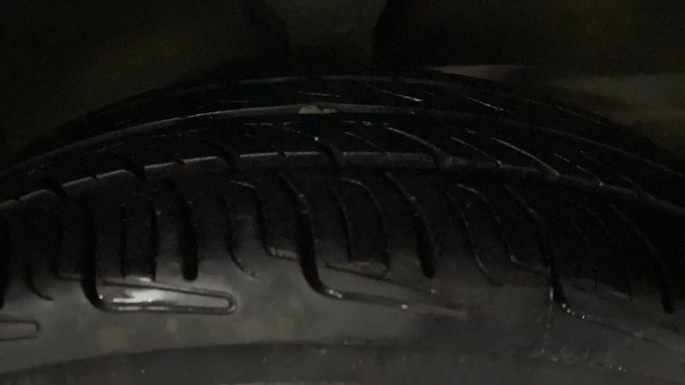 2015 Maruti Wagon R 1.0 VXI, Petrol, Manual, 72,884 km, Right Front Tyre Tread