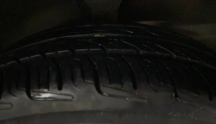 2015 Maruti Wagon R 1.0 VXI, Petrol, Manual, 72,884 km, Right Front Tyre Tread