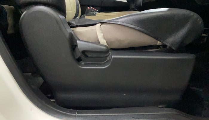 2015 Maruti Wagon R 1.0 VXI, Petrol, Manual, 72,884 km, Driver Side Adjustment Panel