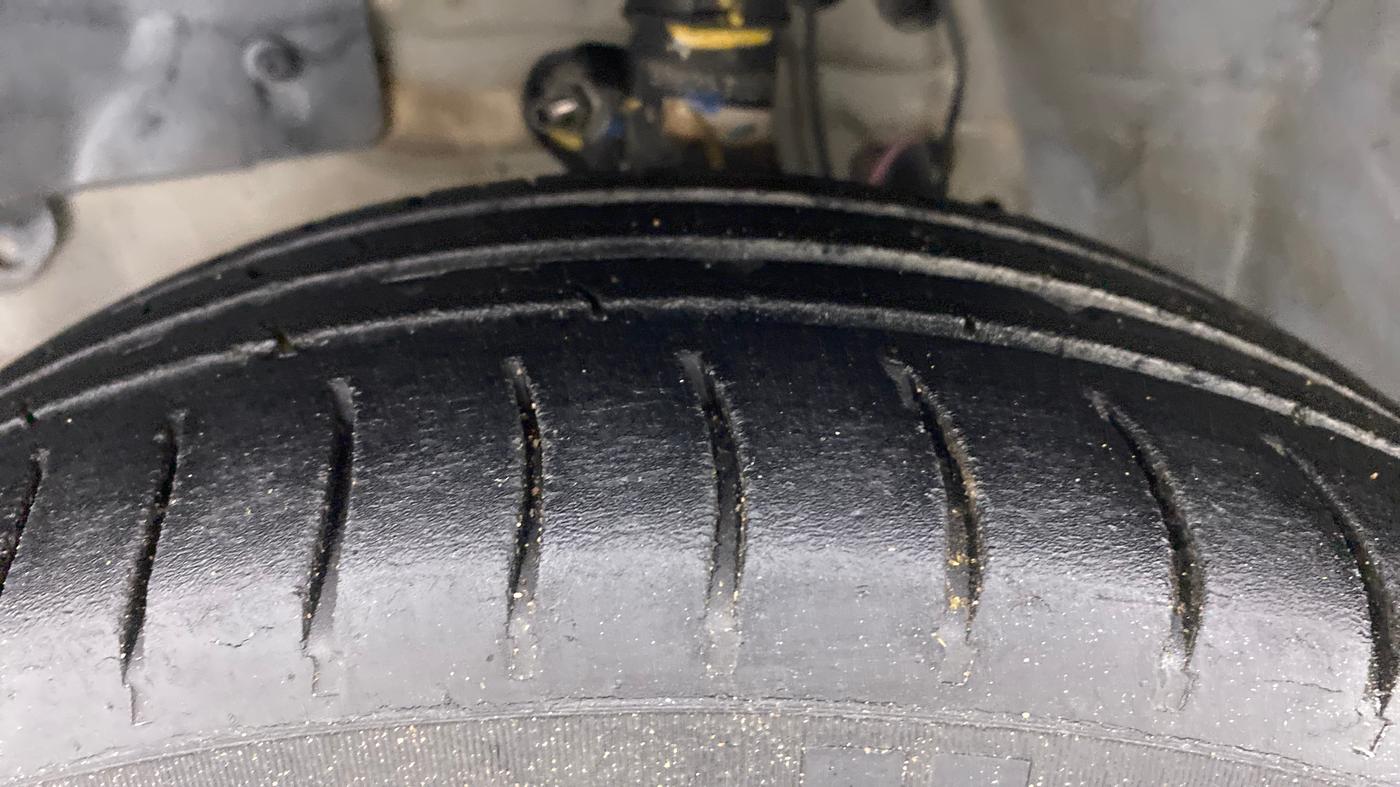 2014 Honda Brio VX AT, Petrol, Automatic, 46,029 km, Left Front Tyre Tread