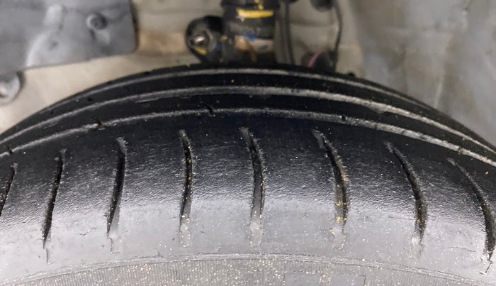 2014 Honda Brio VX AT, Petrol, Automatic, 46,029 km, Left Front Tyre Tread
