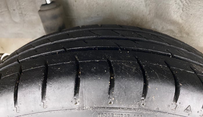 2014 Honda Brio VX AT, Petrol, Automatic, 46,029 km, Right Rear Tyre Tread