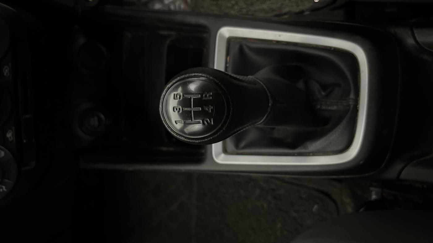 2020 Maruti Swift LXI, Petrol, Manual, 70,163 km, Gear Lever