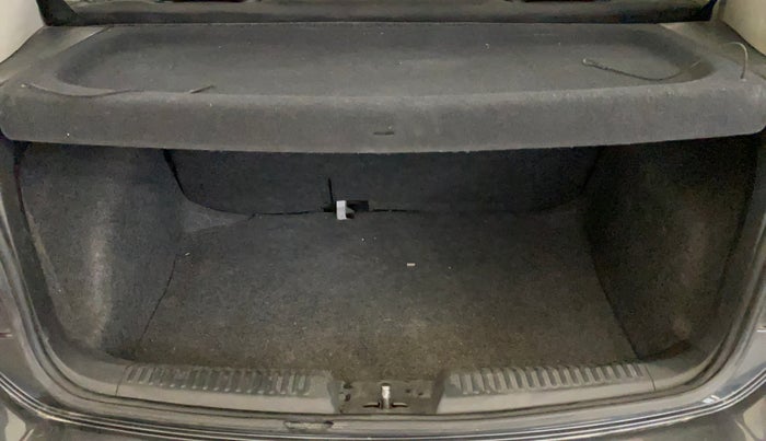 2014 Volkswagen Polo COMFORTLINE 1.2L PETROL, Petrol, Manual, 67,290 km, Boot Inside