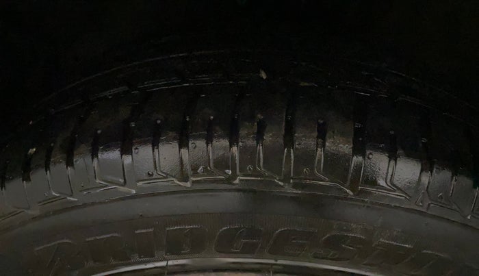 2014 Volkswagen Polo COMFORTLINE 1.2L PETROL, Petrol, Manual, 67,290 km, Left Front Tyre Tread