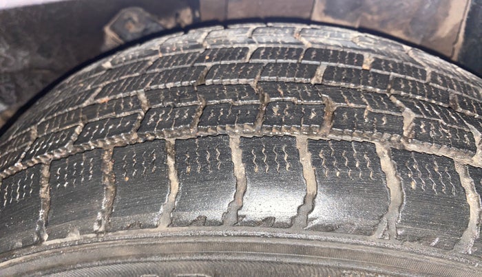 2016 Tata Tiago XT PETROL, Petrol, Manual, 99,935 km, Left Rear Tyre Tread