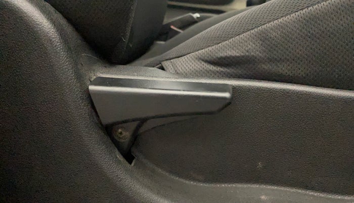 2016 Tata Tiago XT PETROL, Petrol, Manual, 99,935 km, Driver Side Adjustment Panel