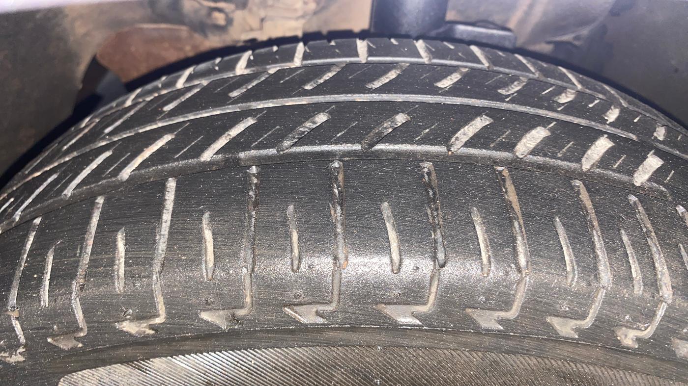 2016 Tata Tiago XT PETROL, Petrol, Manual, 99,935 km, Left Front Tyre Tread