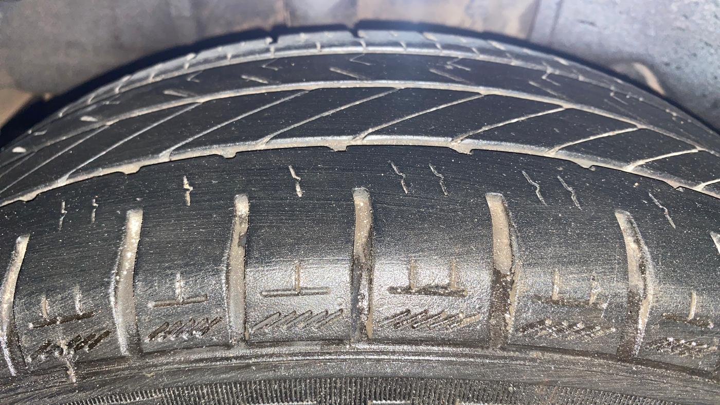 2016 Tata Tiago XT PETROL, Petrol, Manual, 99,935 km, Right Rear Tyre Tread