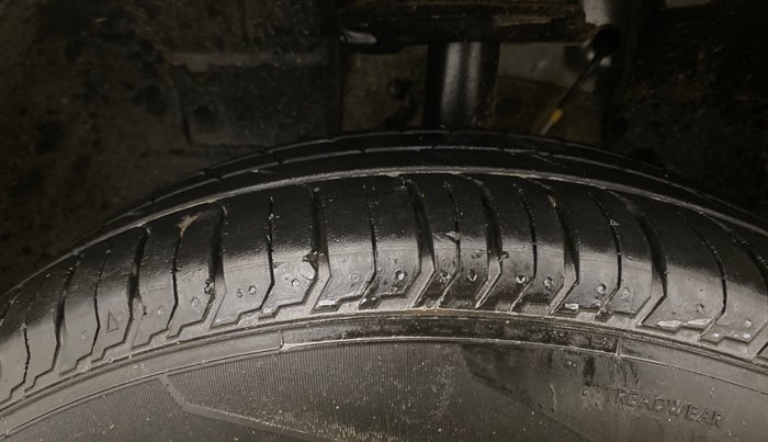 2024 Tata PUNCH ACCOMPLISHED AMT, Petrol, Automatic, 22,291 km, Left Front Tyre Tread