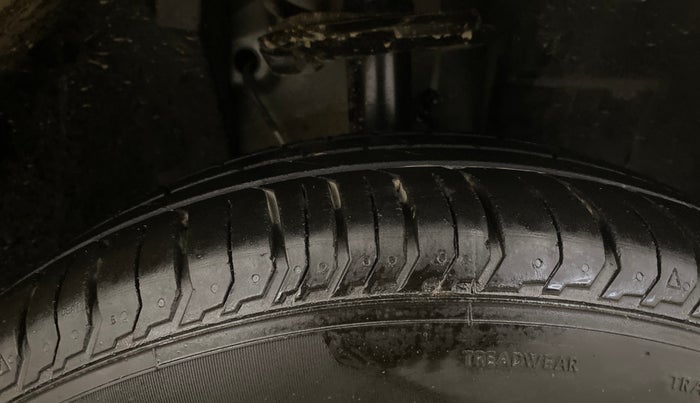 2024 Tata PUNCH ACCOMPLISHED AMT, Petrol, Automatic, 22,291 km, Right Front Tyre Tread