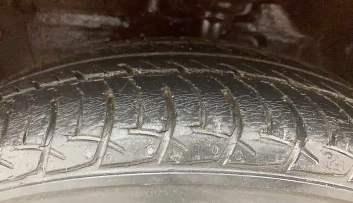 2014 Maruti Celerio VXI AMT, Petrol, Automatic, 32,992 km, Left Front Tyre Tread