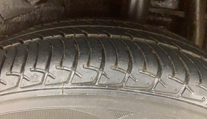 2014 Maruti Celerio VXI AMT, Petrol, Automatic, 32,992 km, Left Rear Tyre Tread