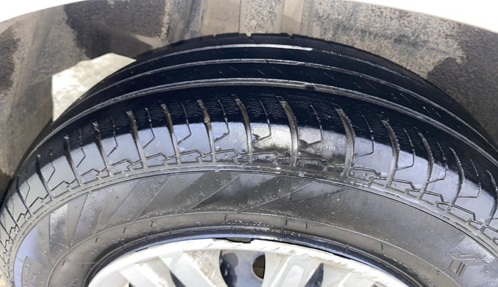 2022 Maruti Dzire VXI AMT, Petrol, Automatic, 44,306 km, Right Rear Tyre Tread