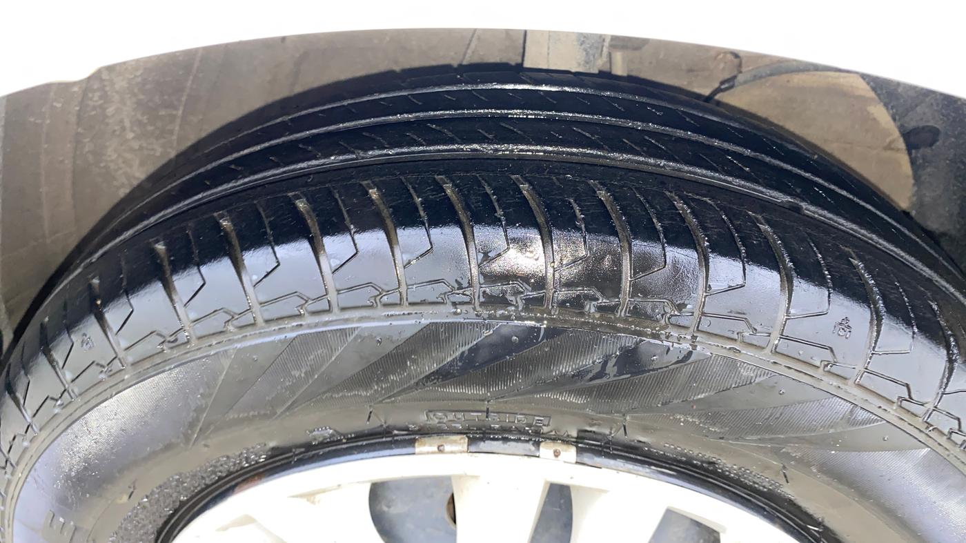 2022 Maruti Dzire VXI AMT, Petrol, Automatic, 44,306 km, Right Front Tyre Tread