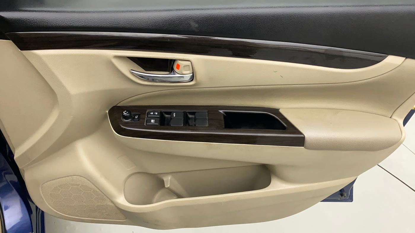 2017 Maruti Ciaz ALPHA  AT 1.4  PETROL, Petrol, Automatic, 85,691 km, Driver Side Door Panels Control