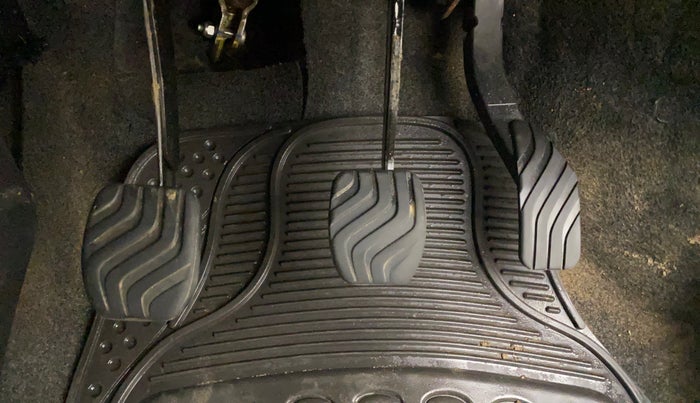 2018 Renault Kwid RXL, Petrol, Manual, 46,460 km, Pedals