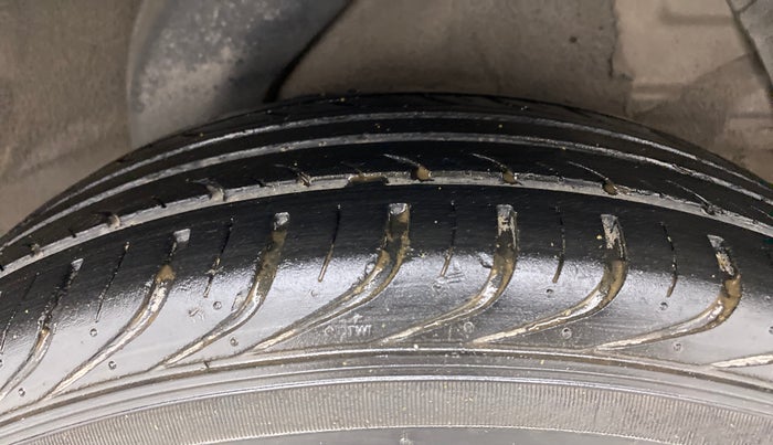 2013 Hyundai i20 MAGNA 1.2, Petrol, Manual, 56,608 km, Left Rear Tyre Tread