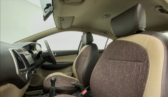 2013 Hyundai i20 MAGNA 1.2, Petrol, Manual, 56,608 km, Right Side Front Door Cabin