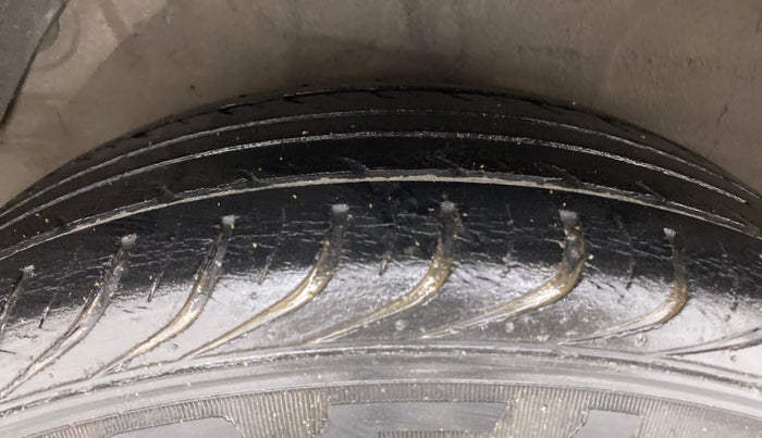 2013 Hyundai i20 MAGNA 1.2, Petrol, Manual, 56,608 km, Right Rear Tyre Tread