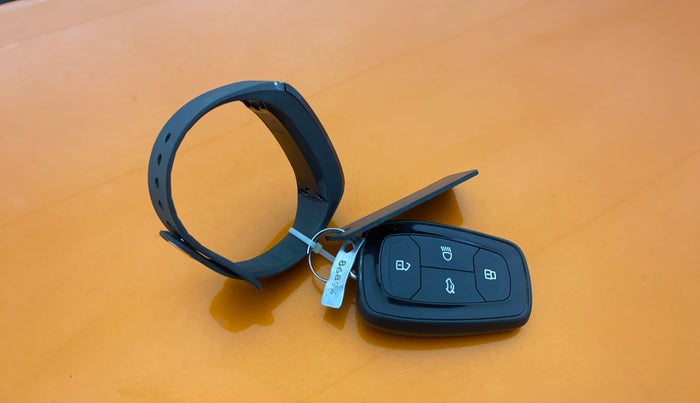 2019 Tata NEXON XZA PLUS PETROL, Petrol, Automatic, 40,422 km, Key Close Up