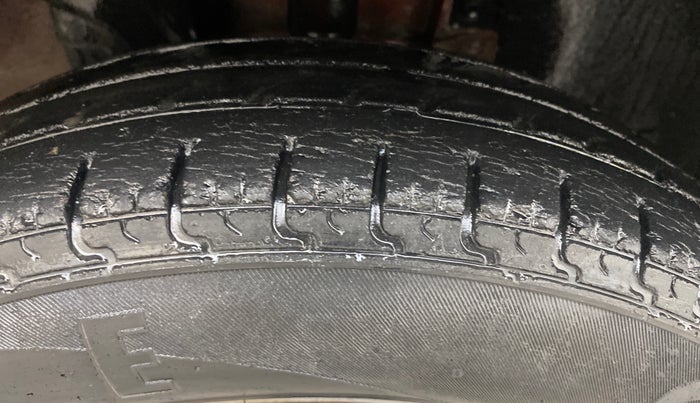 2017 Renault Kwid RXT 0.8, Petrol, Manual, 64,479 km, Right Front Tyre Tread