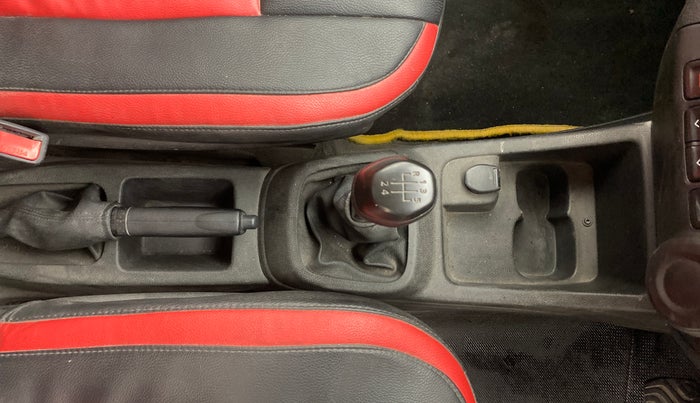 2017 Renault Kwid RXT 0.8, Petrol, Manual, 64,479 km, Gear Lever